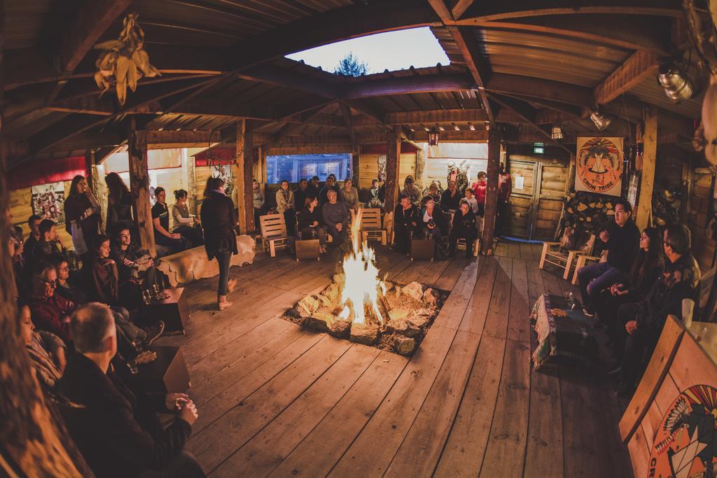 Les Tipis Du Bonheur De Vivre Hotel Brulon Ngoại thất bức ảnh