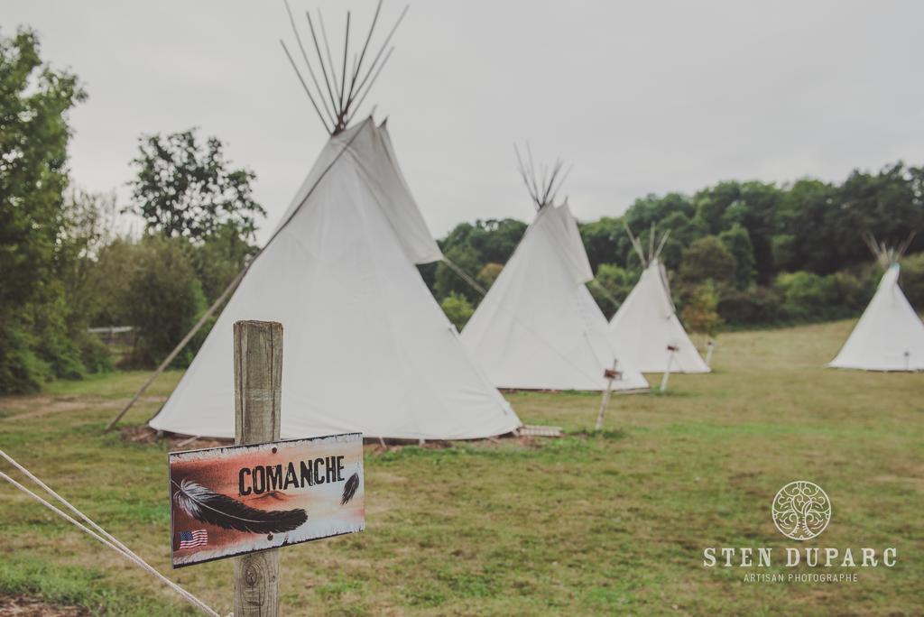 Les Tipis Du Bonheur De Vivre Hotel Brulon Ngoại thất bức ảnh