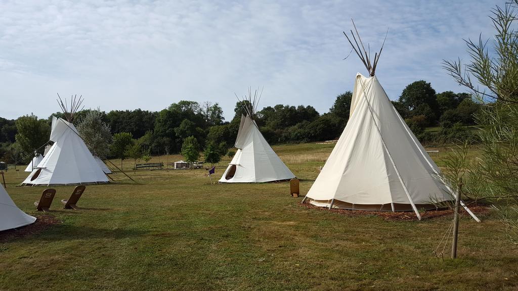 Les Tipis Du Bonheur De Vivre Hotel Brulon Ngoại thất bức ảnh