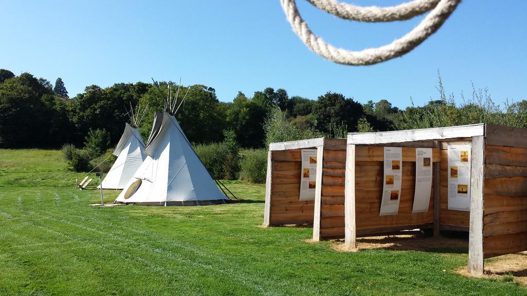 Les Tipis Du Bonheur De Vivre Hotel Brulon Ngoại thất bức ảnh